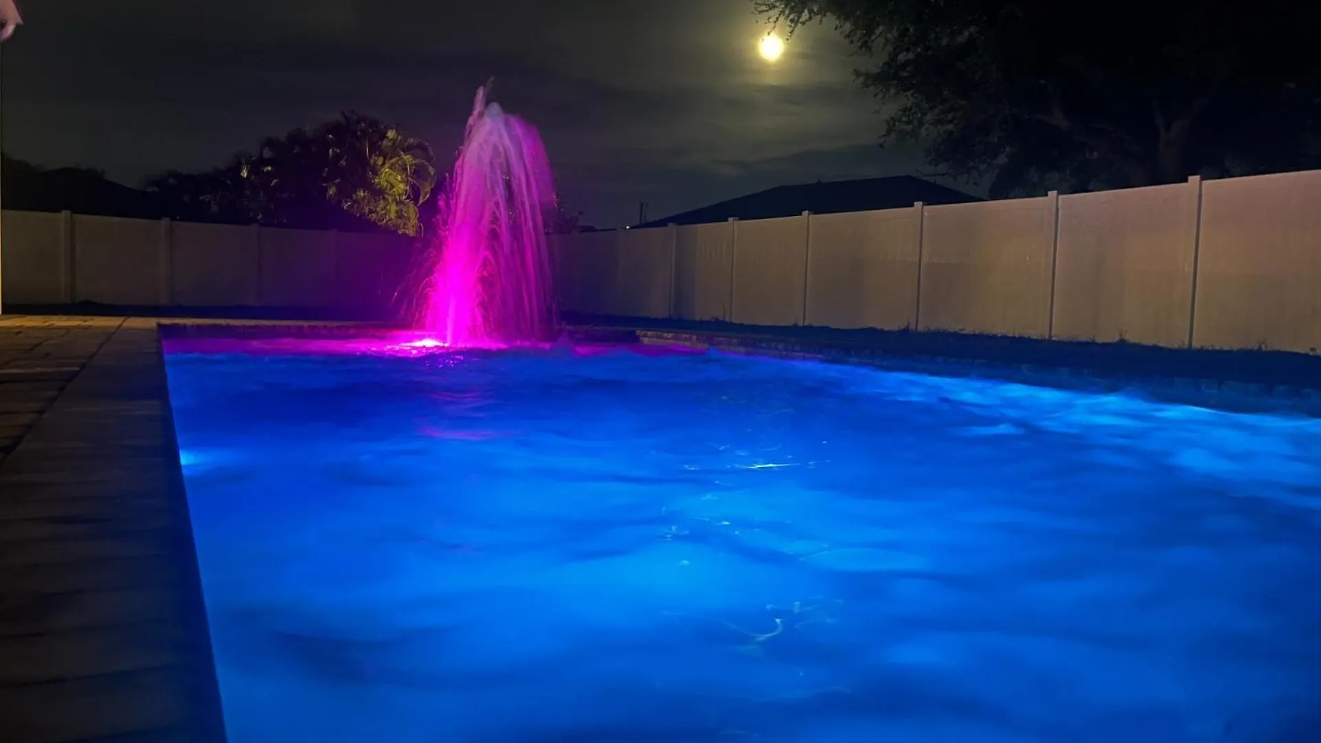 3400sqft! - Lovely Kitchen - Heated Pool Holiday home Cape Coral
