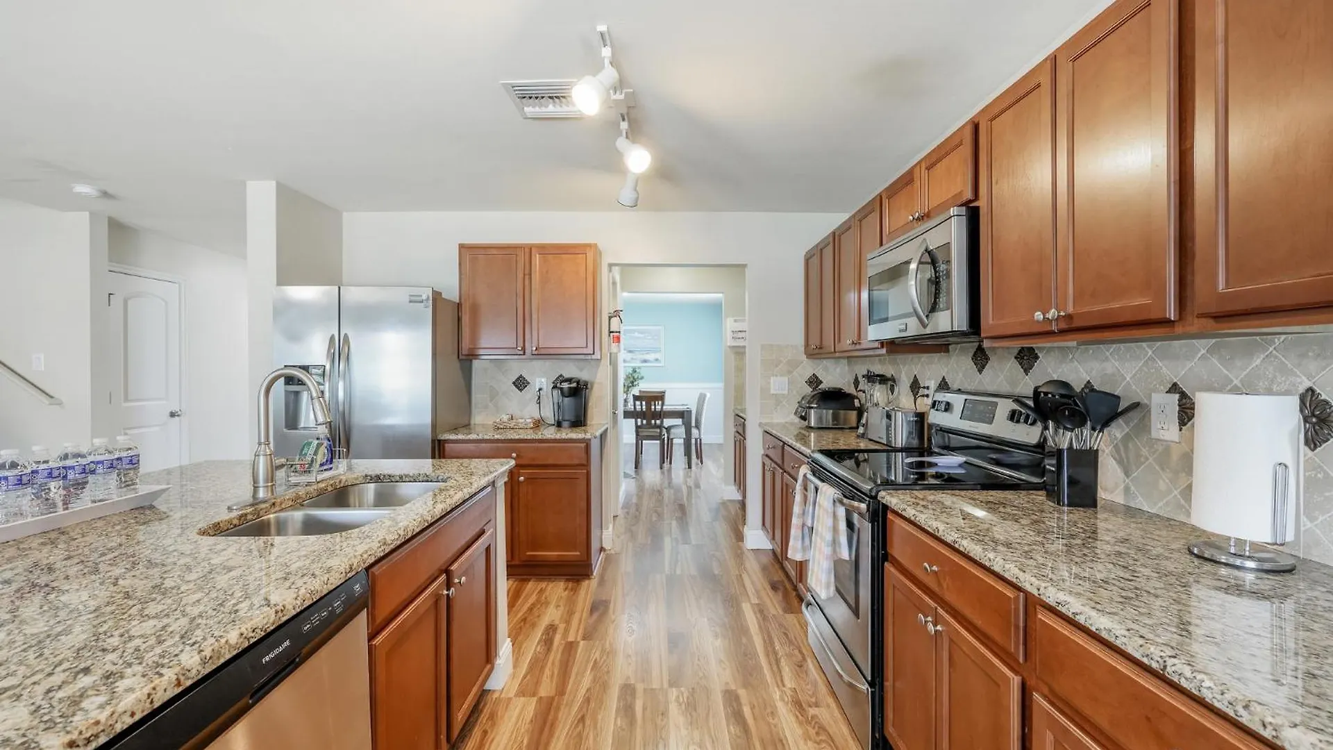 3400sqft! - Lovely Kitchen - Heated Pool Cape Coral