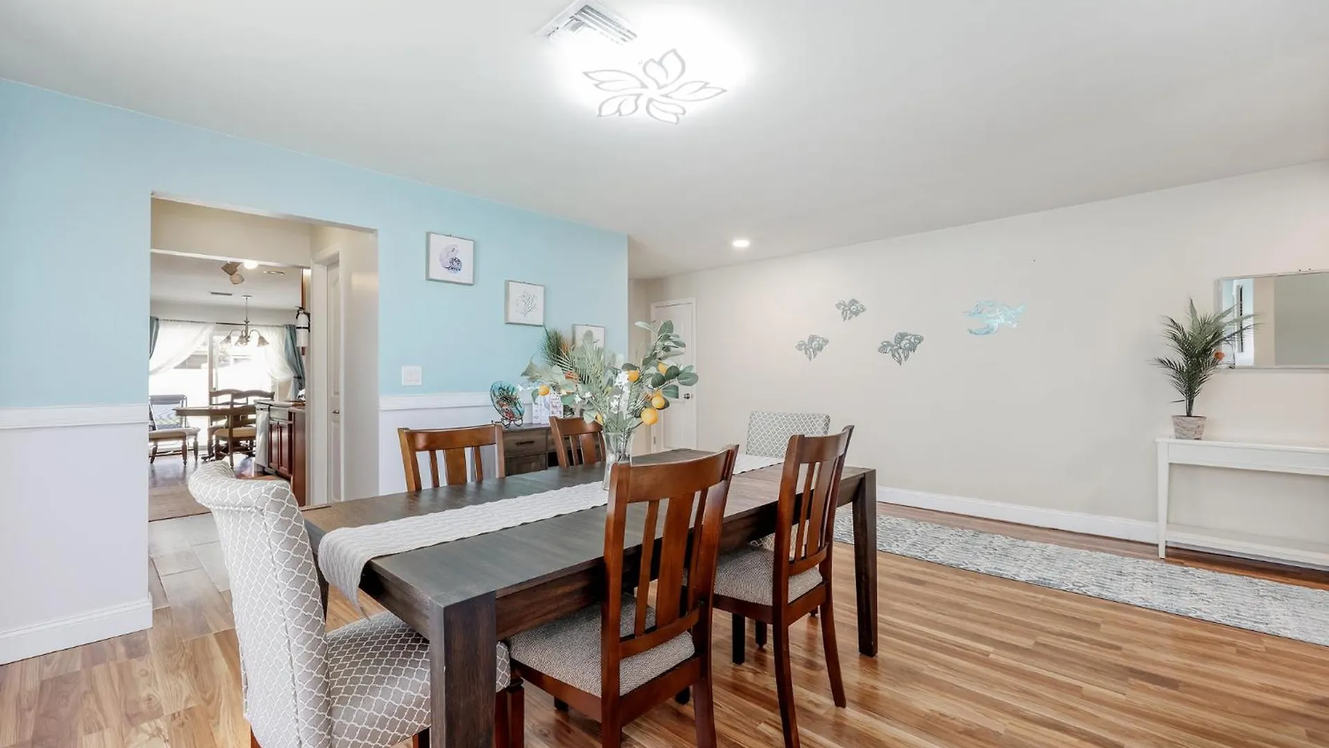 Holiday home 3400sqft! - Lovely Kitchen - Heated Pool *