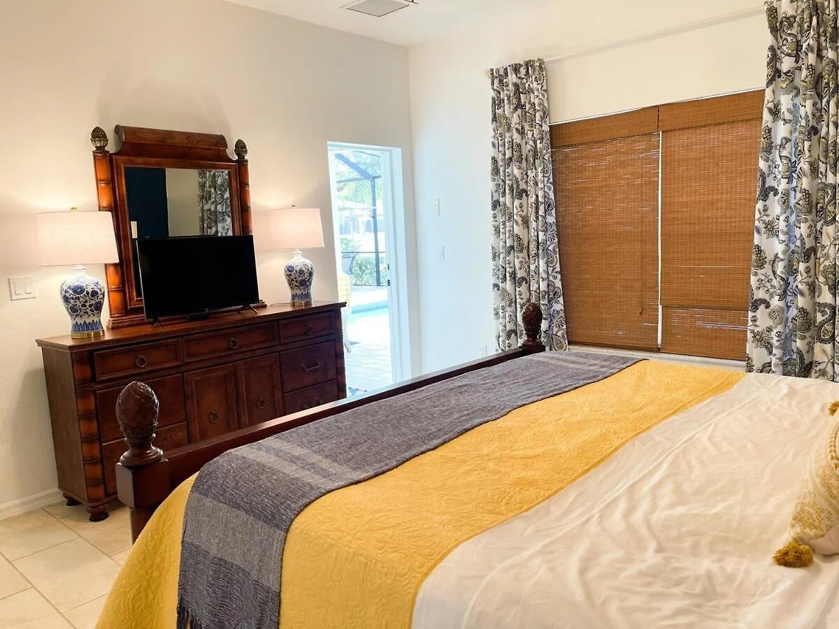 Sunset Rays Escape Holiday home Cape Coral