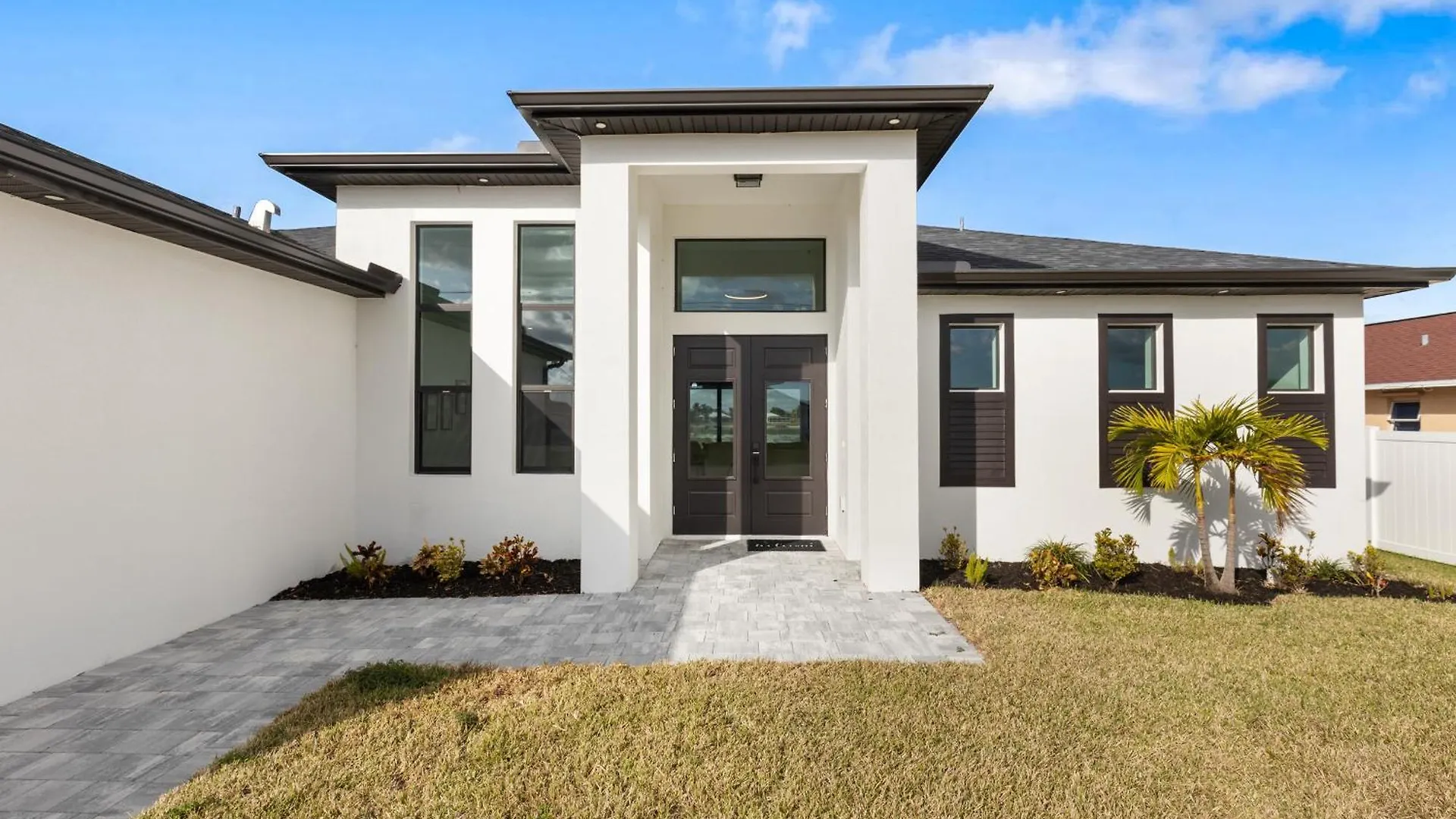 Scenic Modern Waterfront W Heated Pool And Holiday home Cape Coral