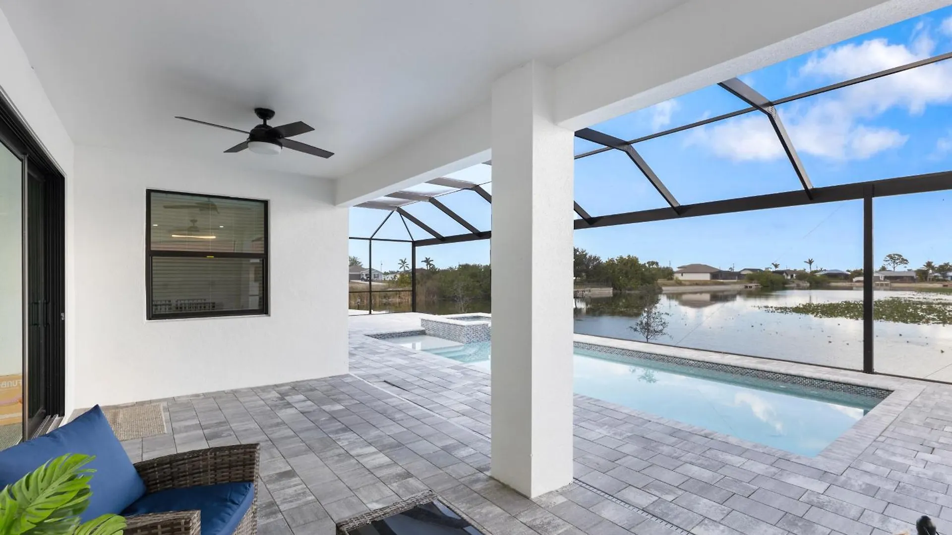 Scenic Modern Waterfront W Heated Pool And Cape Coral