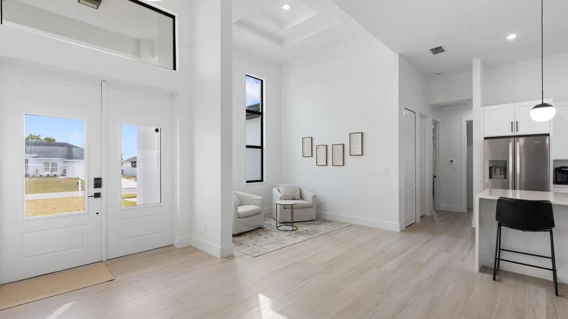 Scenic Modern Waterfront W Heated Pool And