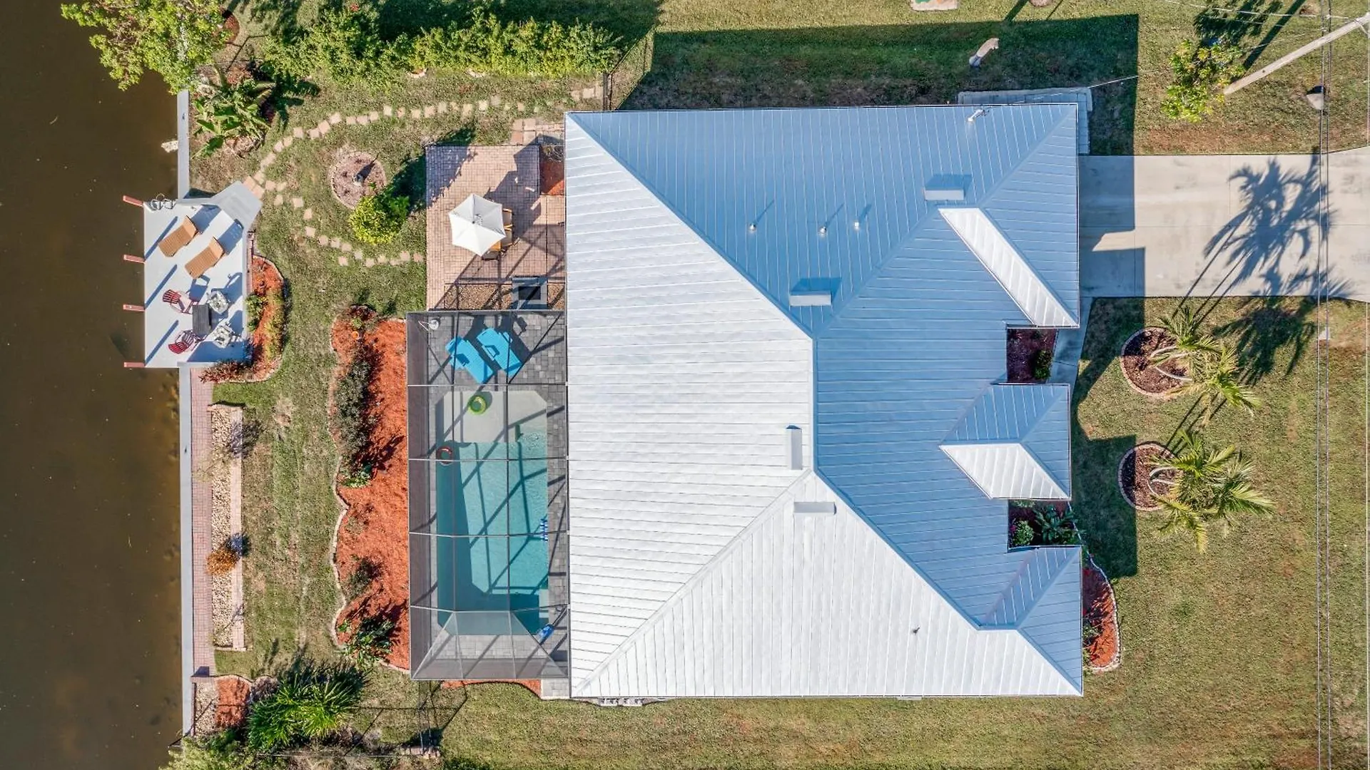4bd Playhouse In With Heated Pool, 6 Bikes, And 2 Kaya Cape Coral