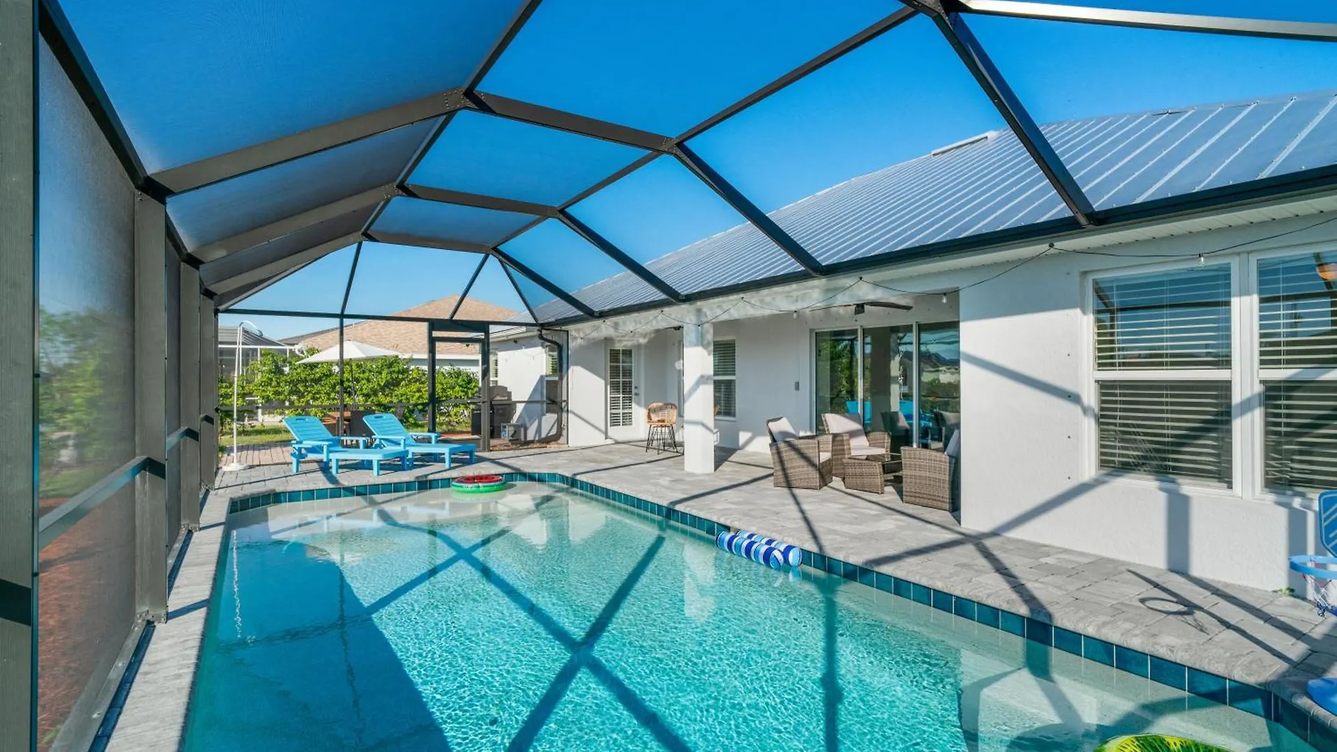 4bd Playhouse In With Heated Pool, 6 Bikes, And 2 Kaya * Cape Coral
