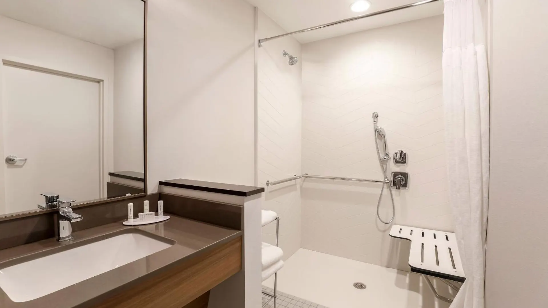Fairfield By Marriott & North Myers Hotel