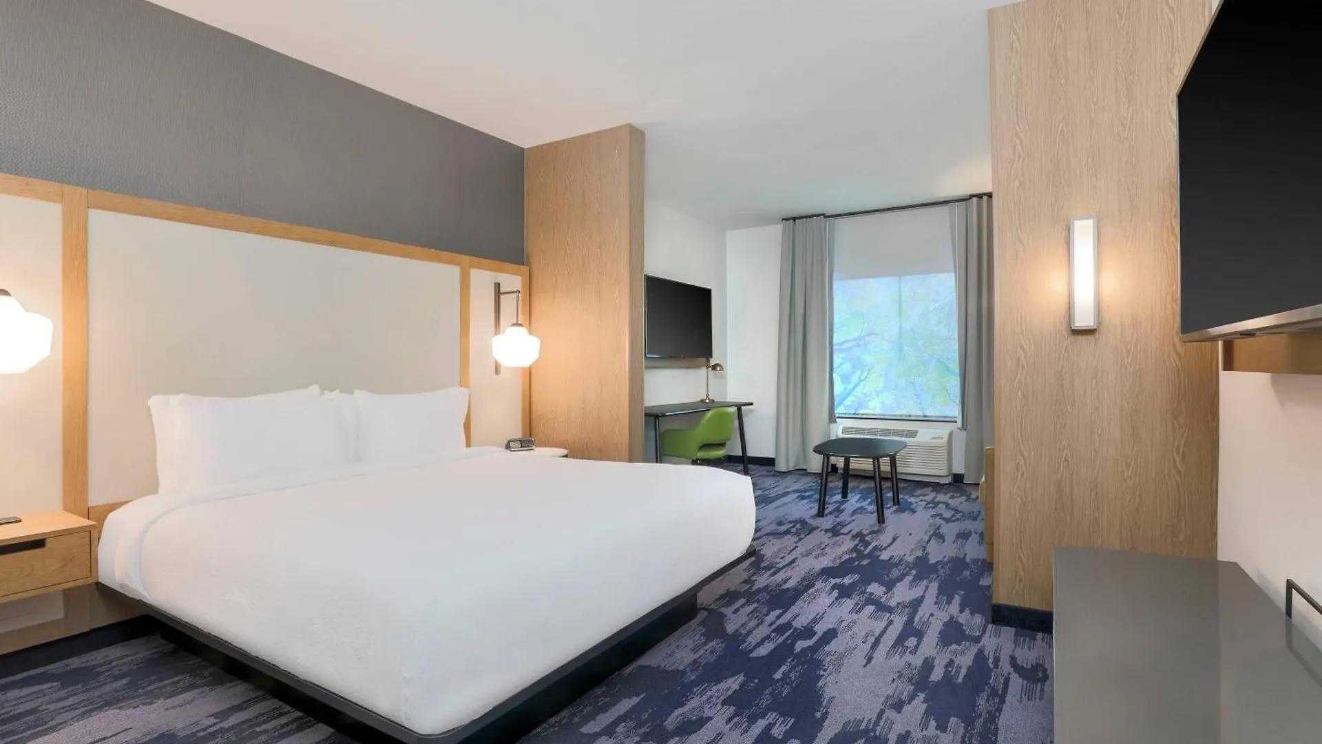 Fairfield By Marriott & North Myers 3*