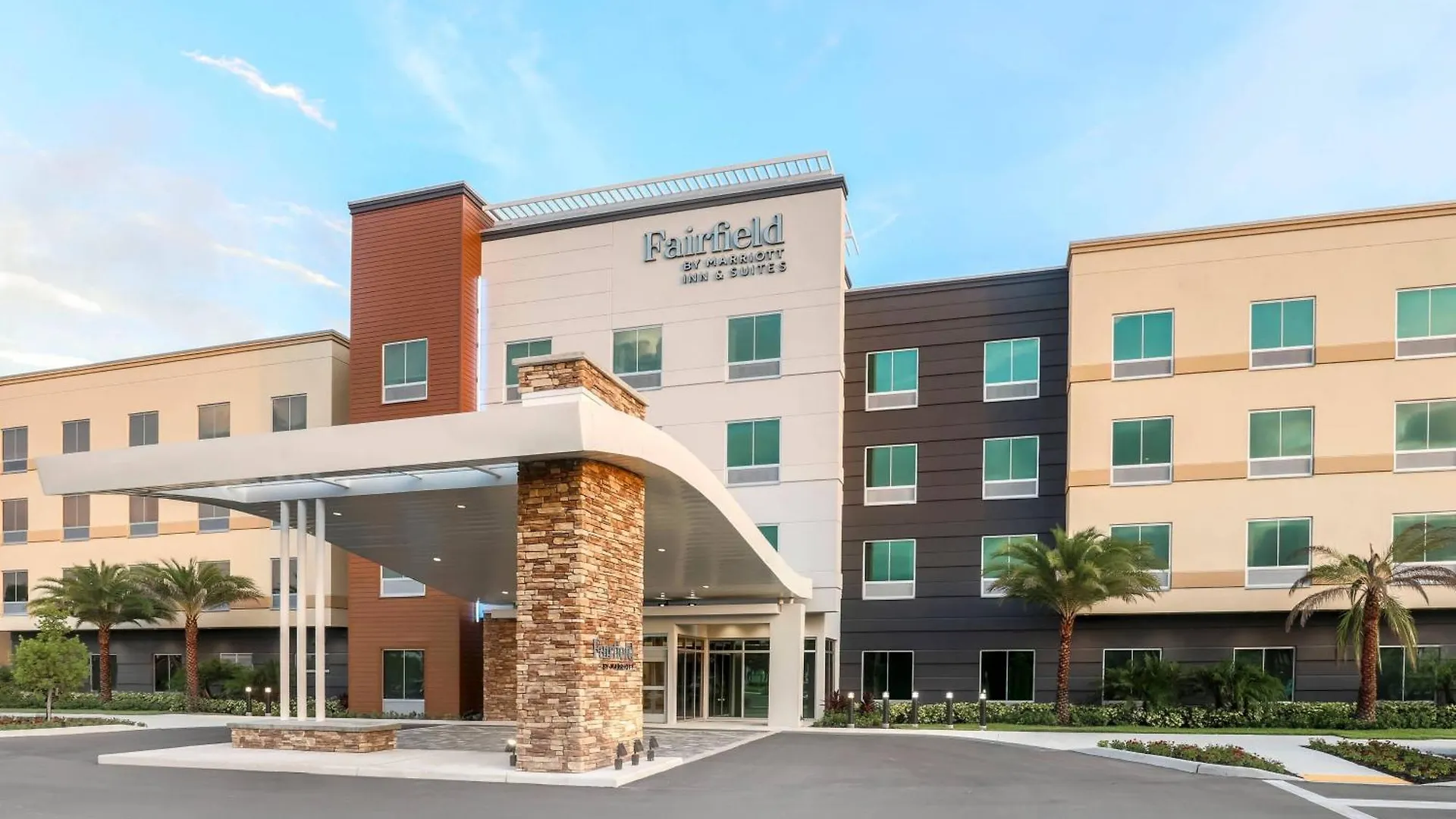 Fairfield By Marriott & North Myers Hotel
