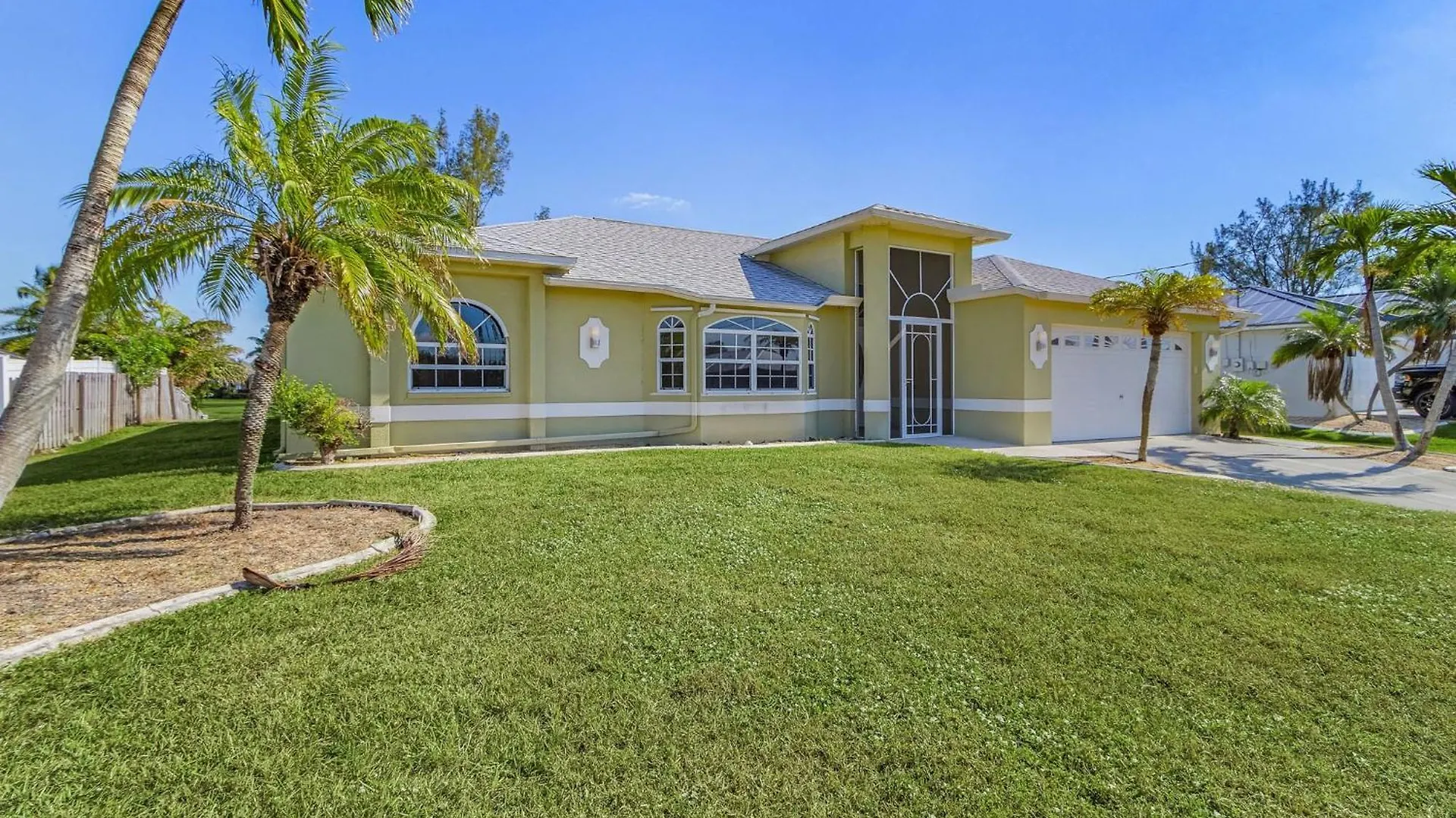 Charming Tranquility, Heated Pool, Boat Dock - Off The Hook Haven - Roelens Cape Coral