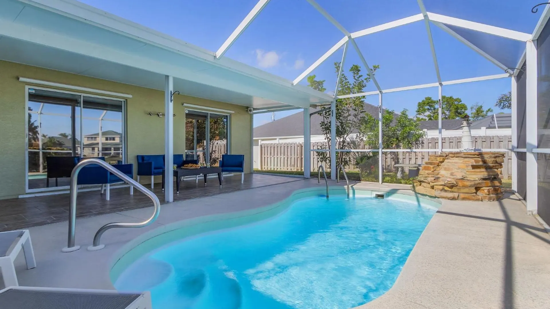 Charming Tranquility, Heated Pool, Boat Dock - Off The Hook Haven - Roelens *