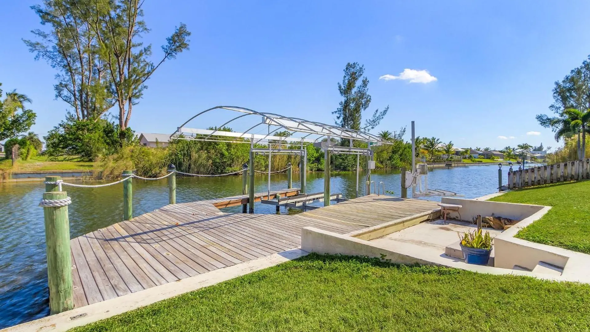 Charming Tranquility, Heated Pool, Boat Dock - Off The Hook Haven - Roelens Holiday home *
