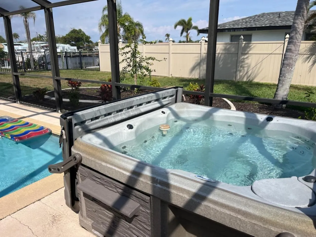 Paradise - Canalfront Heated Pool Holiday home