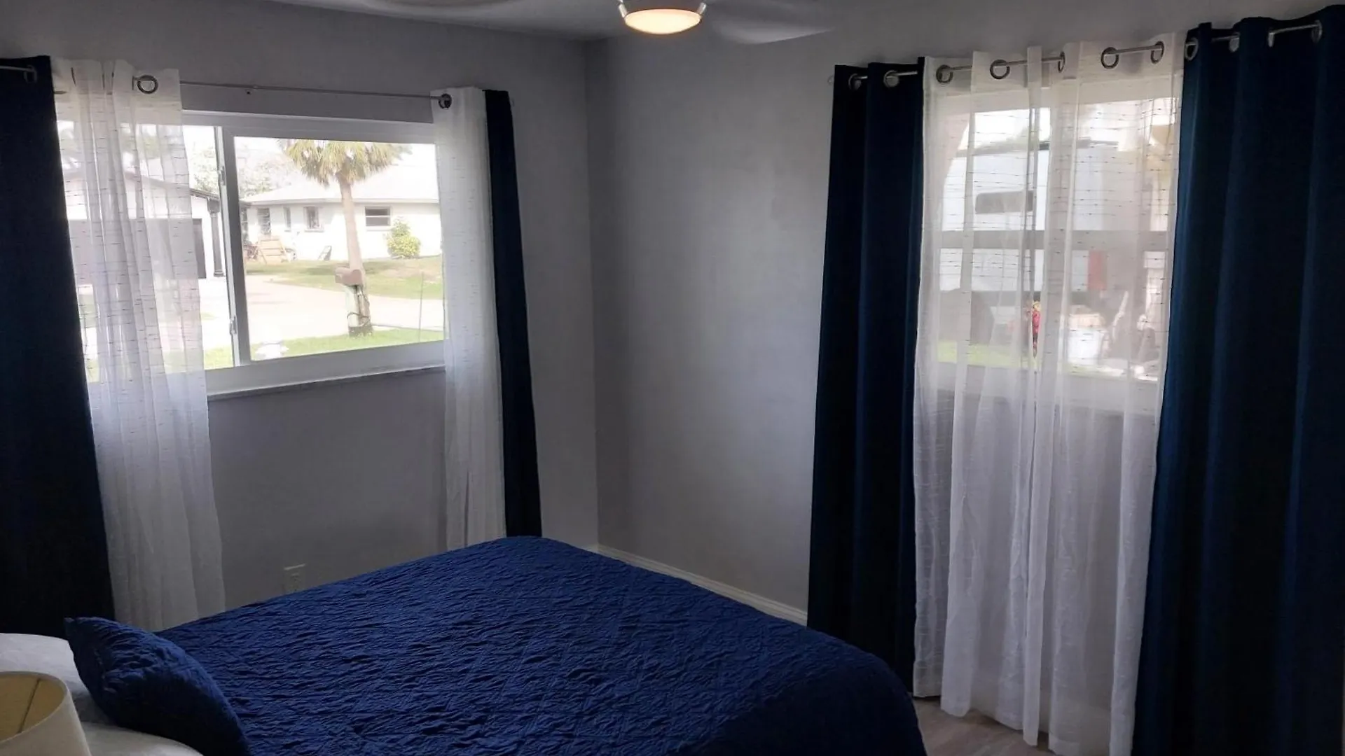 Paradise - Canalfront Heated Pool Holiday home