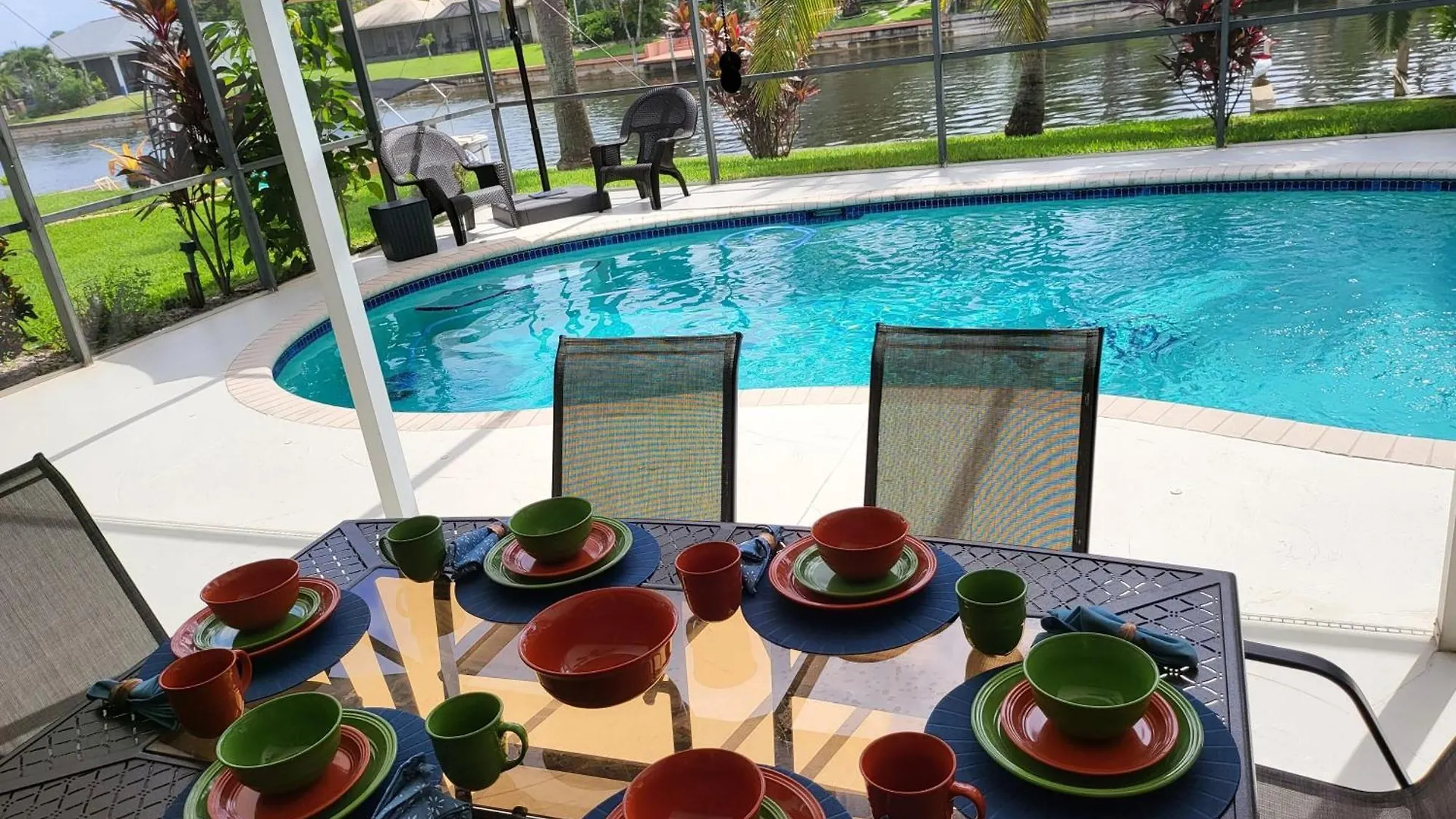 Holiday home Cape Coral, Pool Home, On Fresh Water Canal, Fishing, Free Wi-fi & Game *