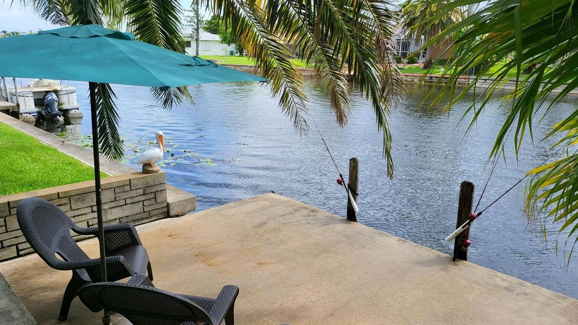 Holiday home Cape Coral, Pool Home, On Fresh Water Canal, Fishing, Free Wi-fi & Game Cape Coral