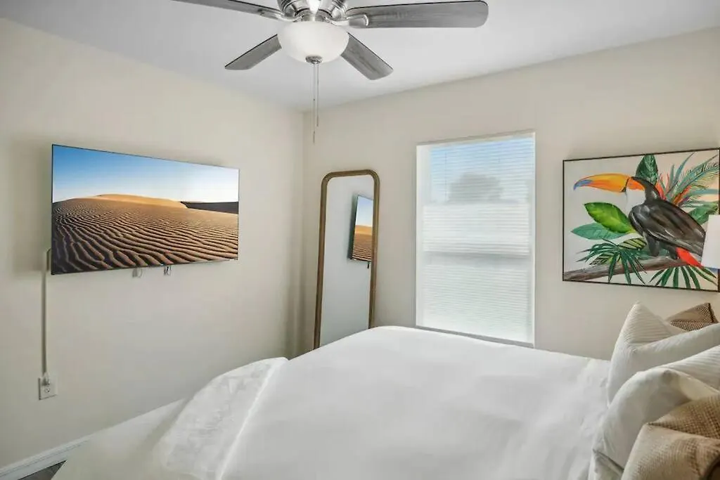 Cape House With Pool, Fire Pit And Private Backyard! 4 King Beds!