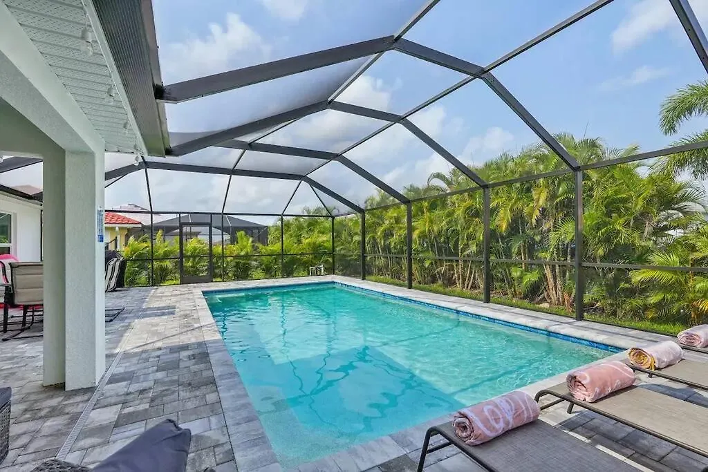 Cape House With Pool, Fire Pit And Private Backyard! 4 King Beds! 珊瑚角