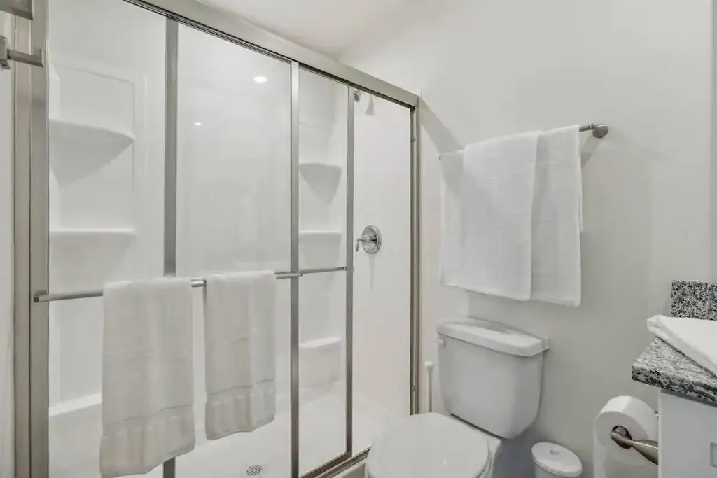 度假居 Cape House With Pool, Fire Pit And Private Backyard! 4 King Beds!