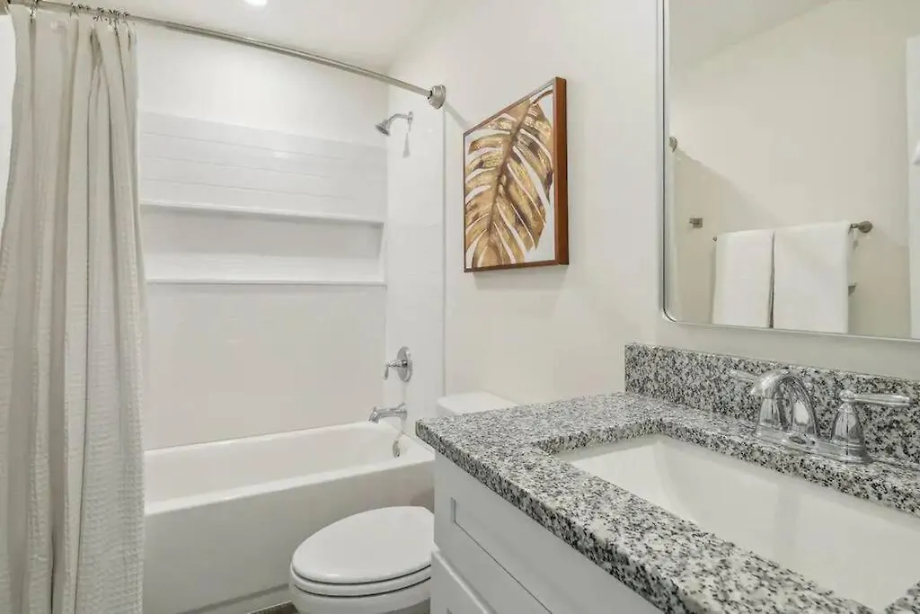 度假居 Cape House With Pool, Fire Pit And Private Backyard! 4 King Beds! 珊瑚角