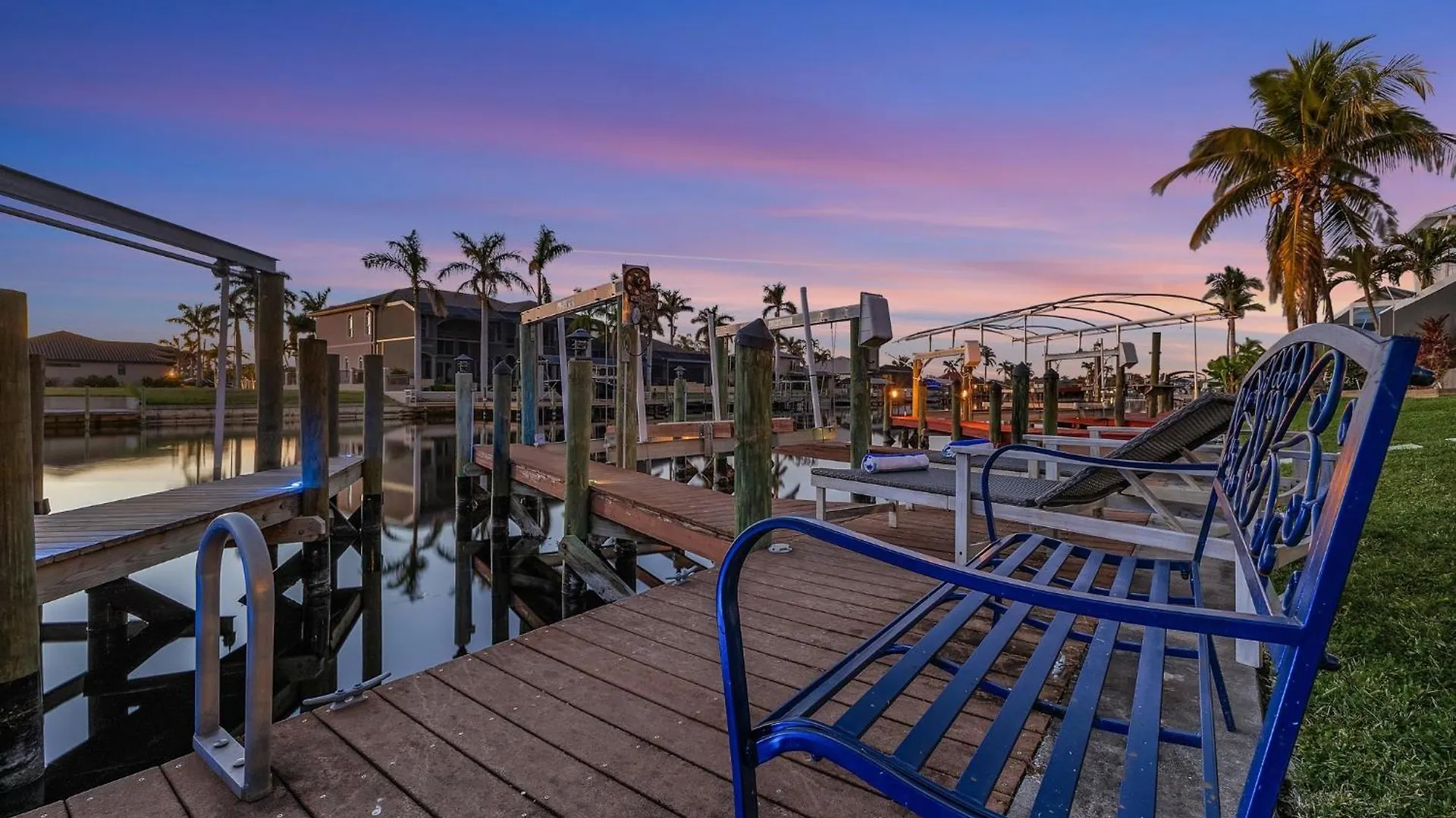 Holiday home Stunning Luxury! Gulf Access, Pool Table - Harbour Haven - Roelens Cape Coral