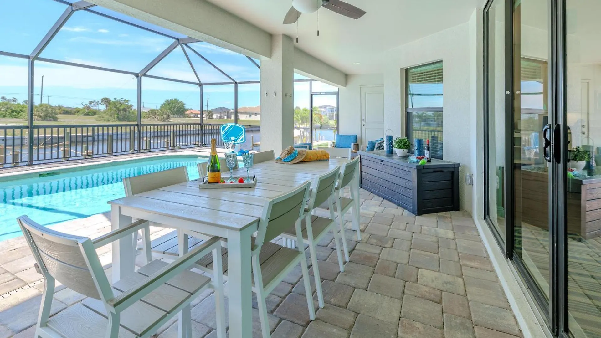 Sun Soaked Holiday home Cape Coral