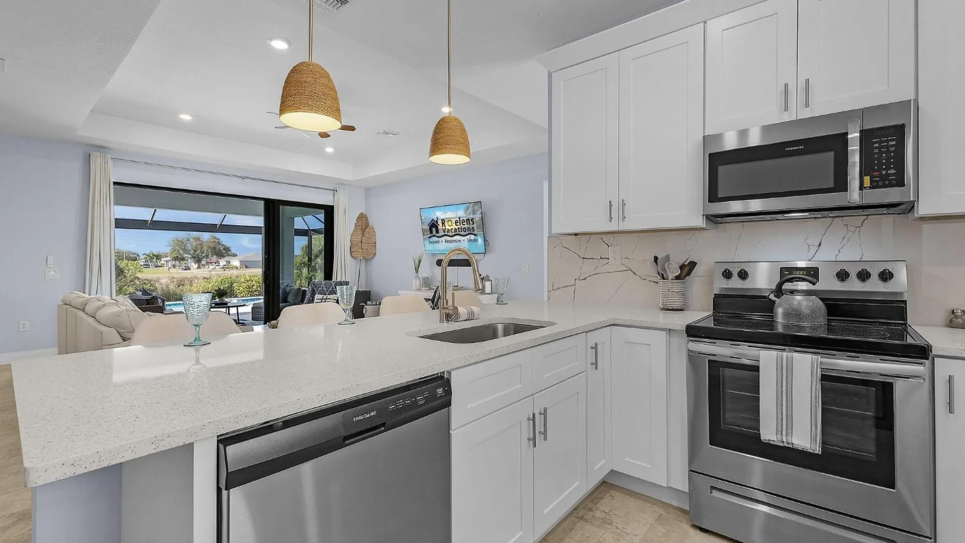 Brand New & Luxurious, Sunsets, Heated Pool & - Palm Breeze - Roelens Holiday home *