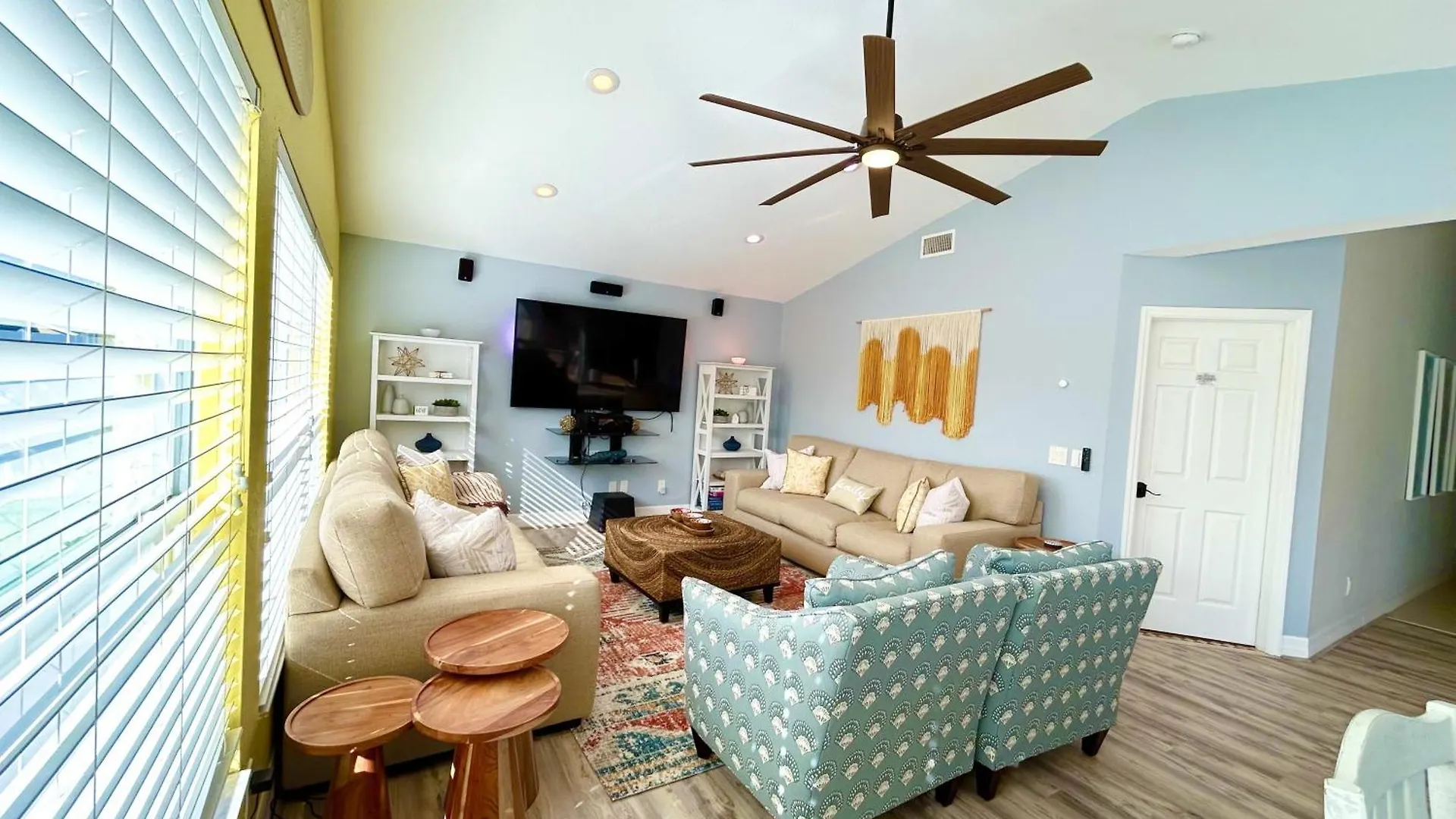 Game With Poolside Bar And A Heated Pool With Ping Pong And Putting Holiday home Cape Coral