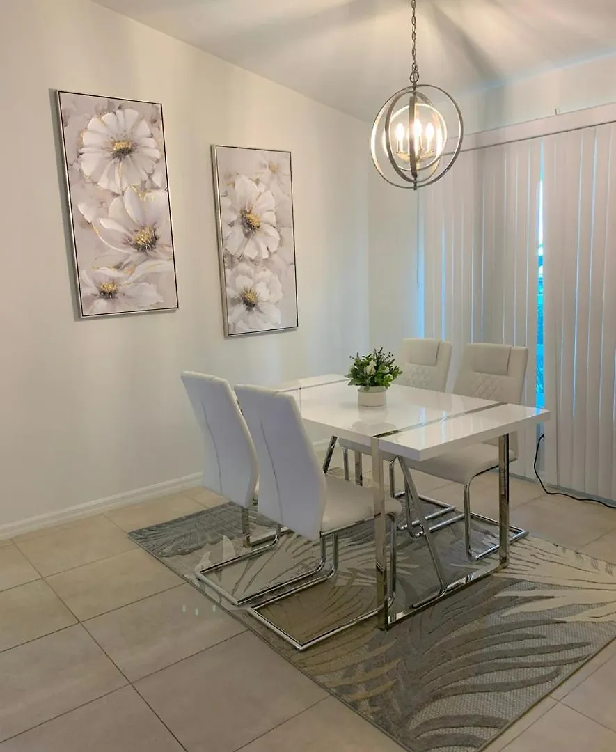 The Elegant Homestay