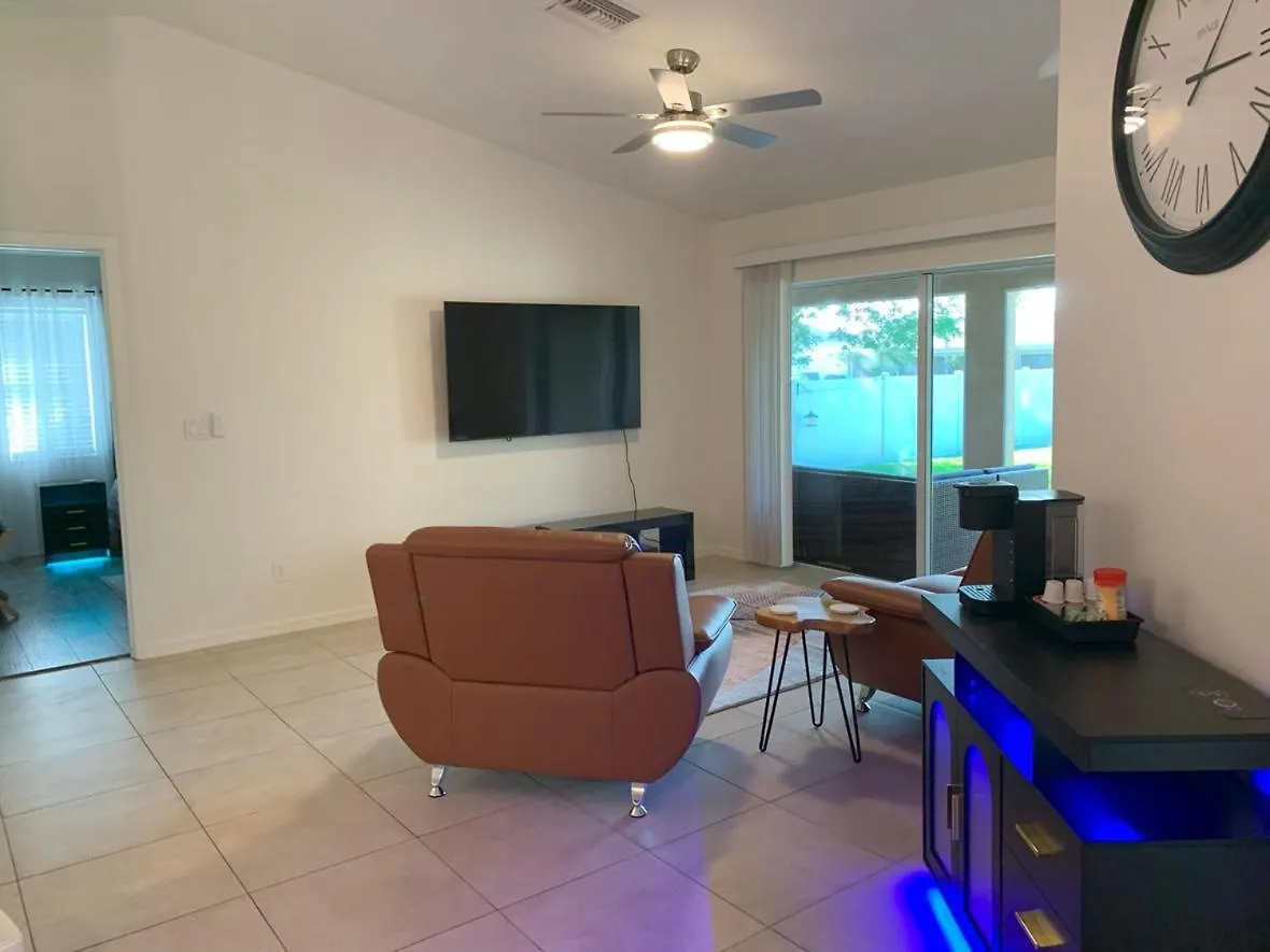 The Elegant Homestay Cape Coral