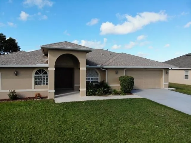 Homestay The Elegant Cape Coral