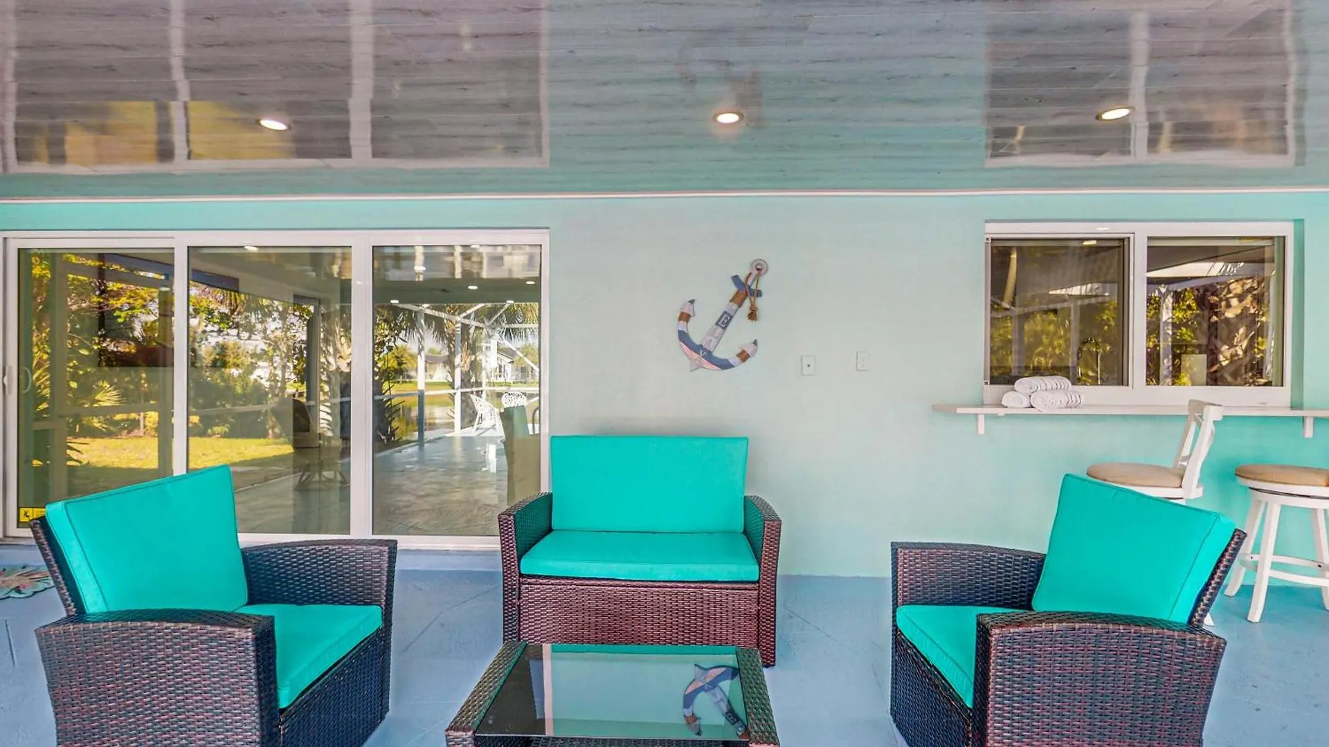 On The Water's Edge Holiday home *