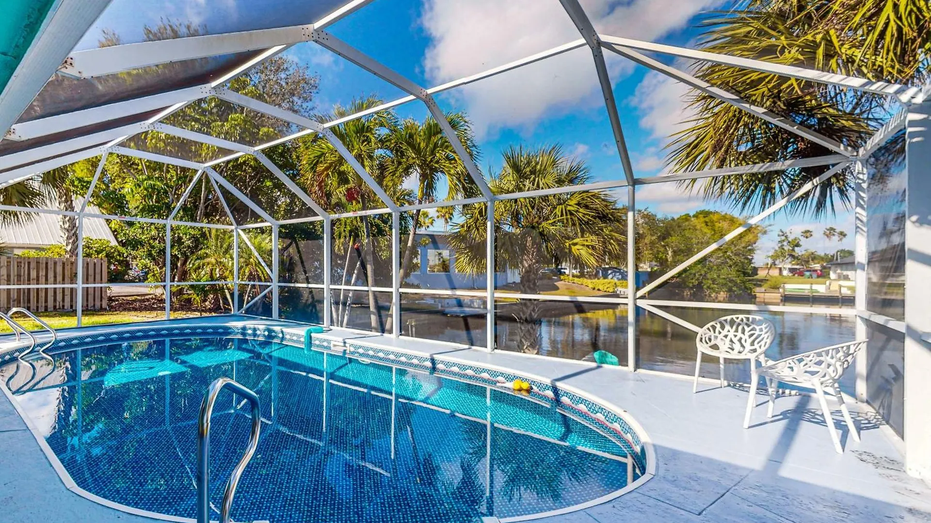 On The Water's Edge Holiday home Cape Coral