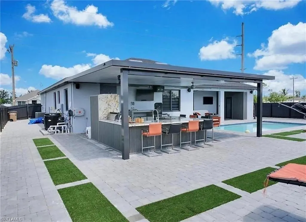 Holiday home Spectacular! Pool Table, Heated Saltwater Pool, Amazing Spaces- Celebration House - Roelens *