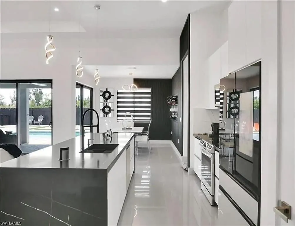 Holiday home Spectacular! Pool Table, Heated Saltwater Pool, Amazing Spaces- Celebration House - Roelens