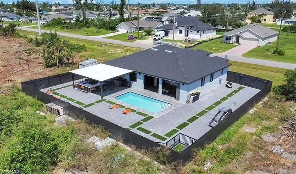 Spectacular! Pool Table, Heated Saltwater Pool, Amazing Spaces- Celebration House - Roelens * Cape Coral