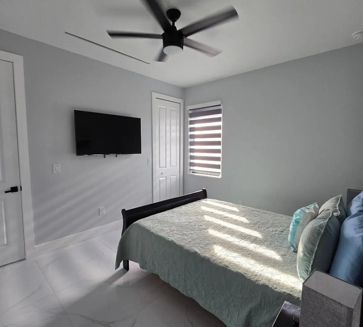 Villa Casa Madrid Heated Pool Sleeps 8 Cape Coral