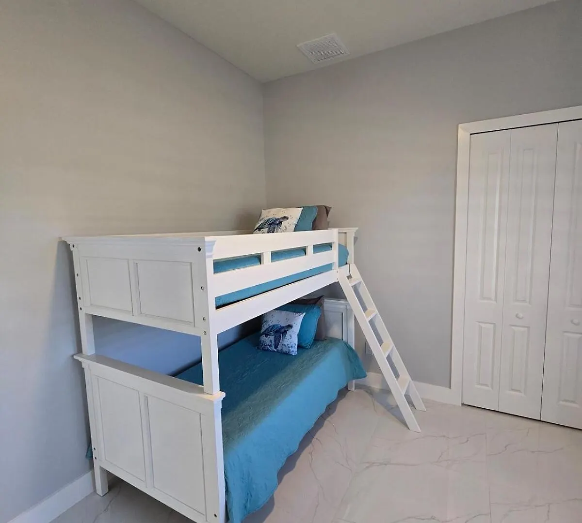 Casa Madrid Heated Pool Sleeps 8 * Cape Coral