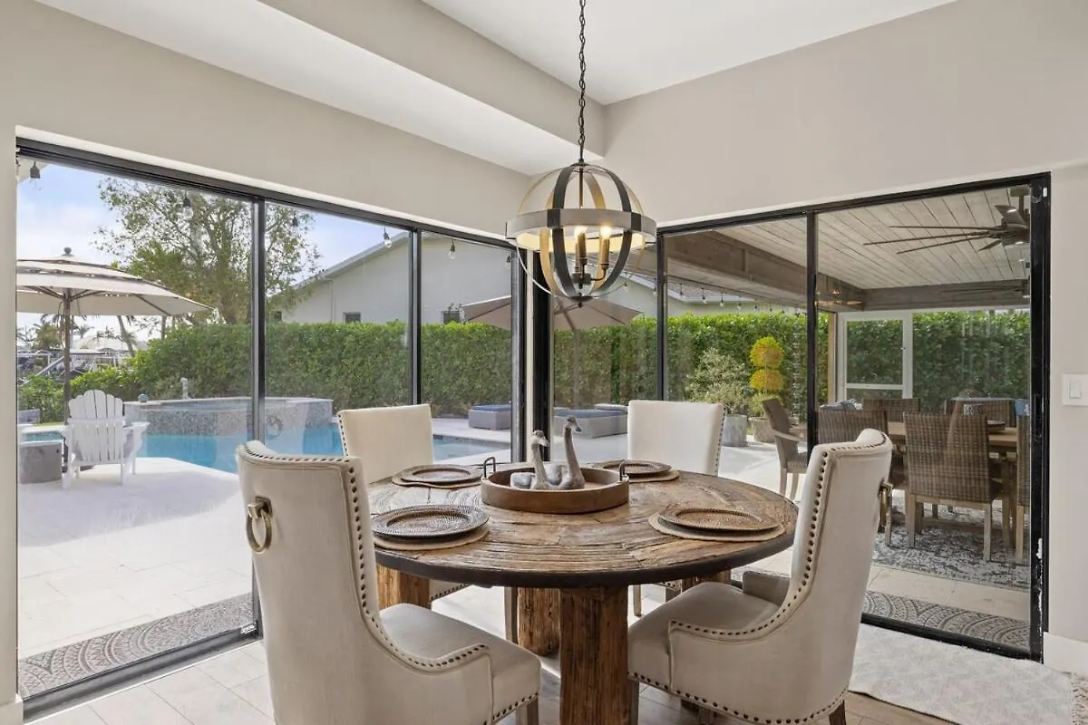 Charming Gulf Access Villa