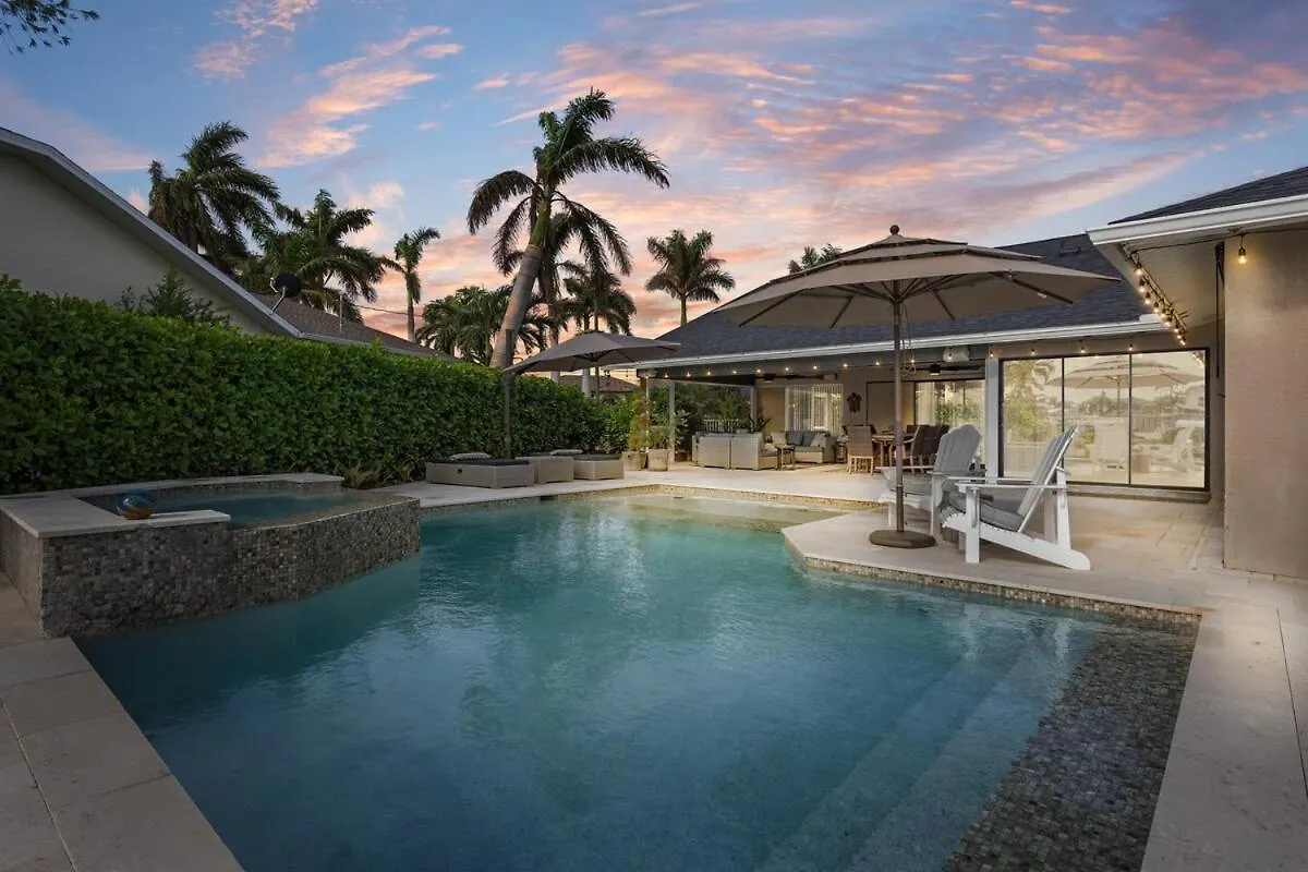 Charming Gulf Access Villa