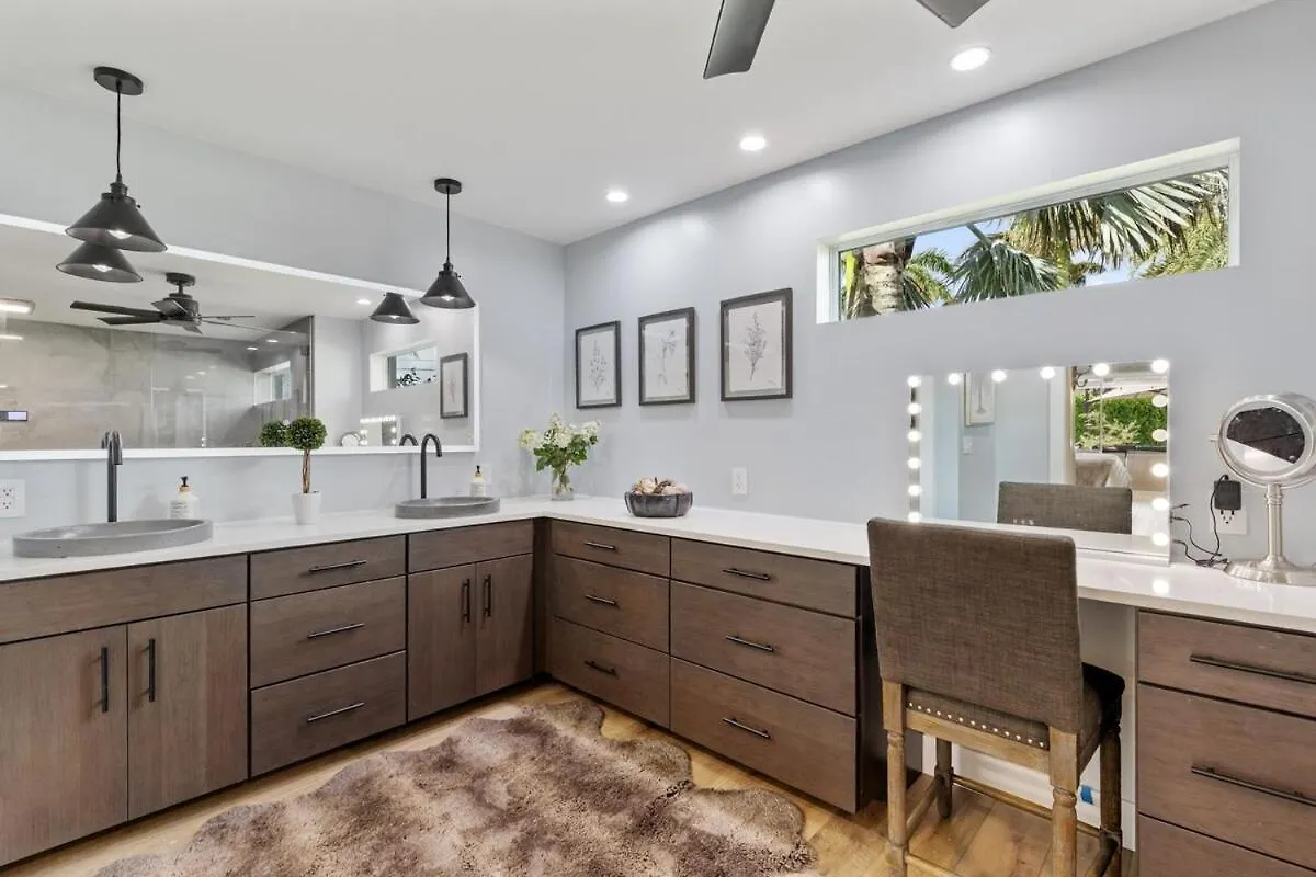 Charming Gulf Access Villa Cape Coral