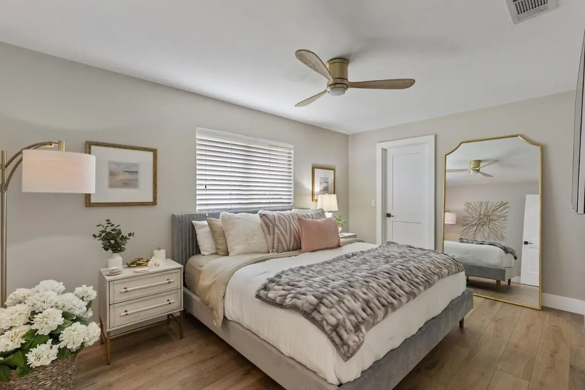 Charming Gulf Access Villa Cape Coral