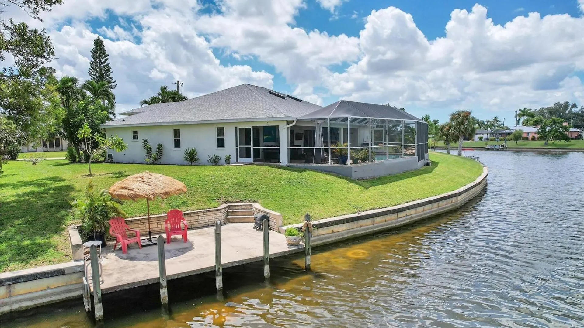 Relaxing 1000: Pool On The Canal * Cape Coral