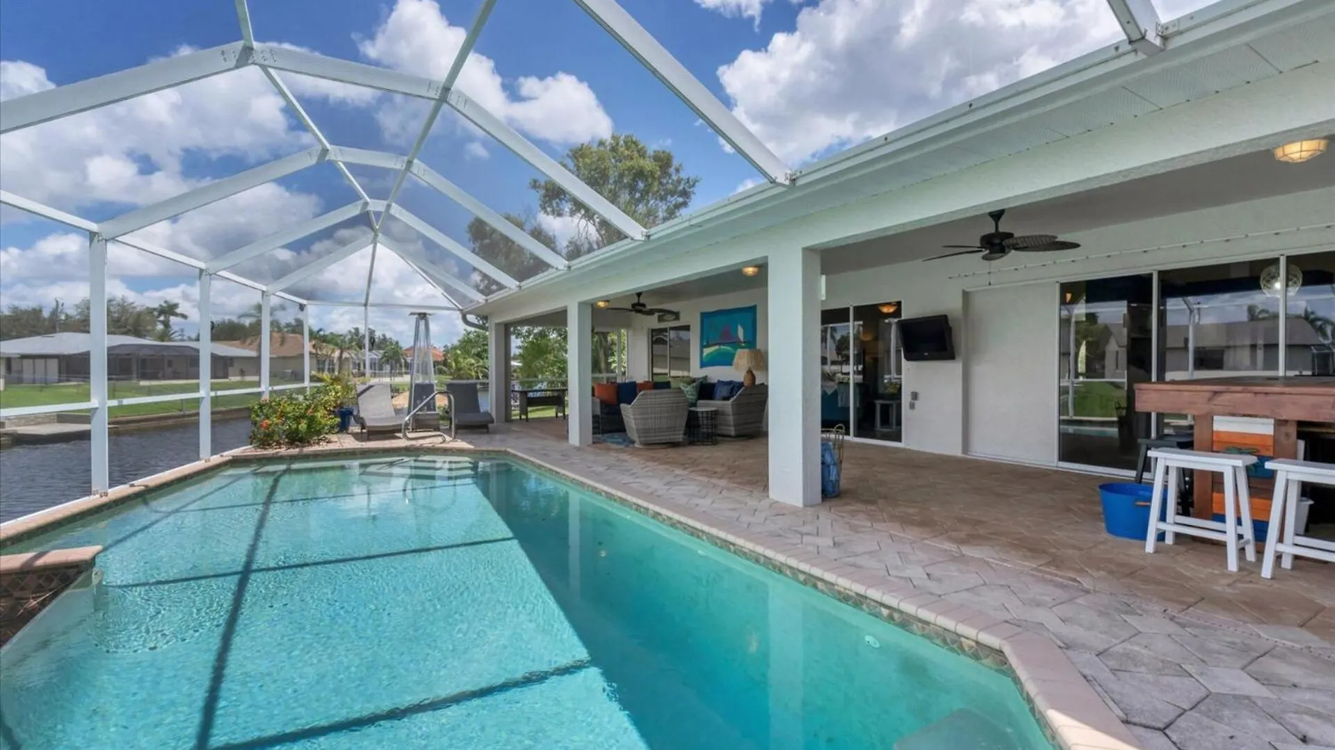 Relaxing 1000: Pool On The Canal Holiday home