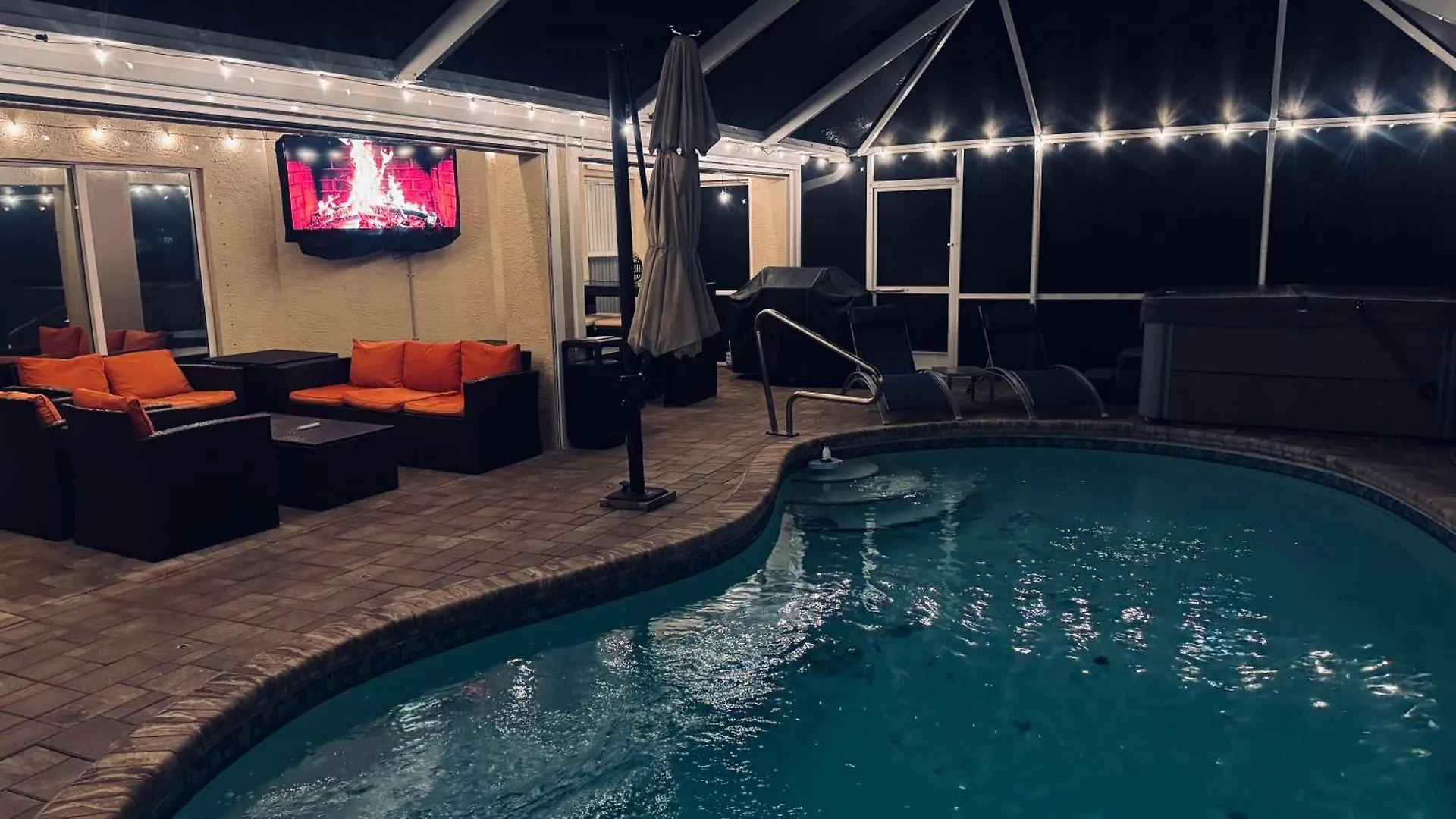 Holiday home Four Bedrooms Oasis With Heated Pool Private Jacuzzi And Billiards Cape Coral