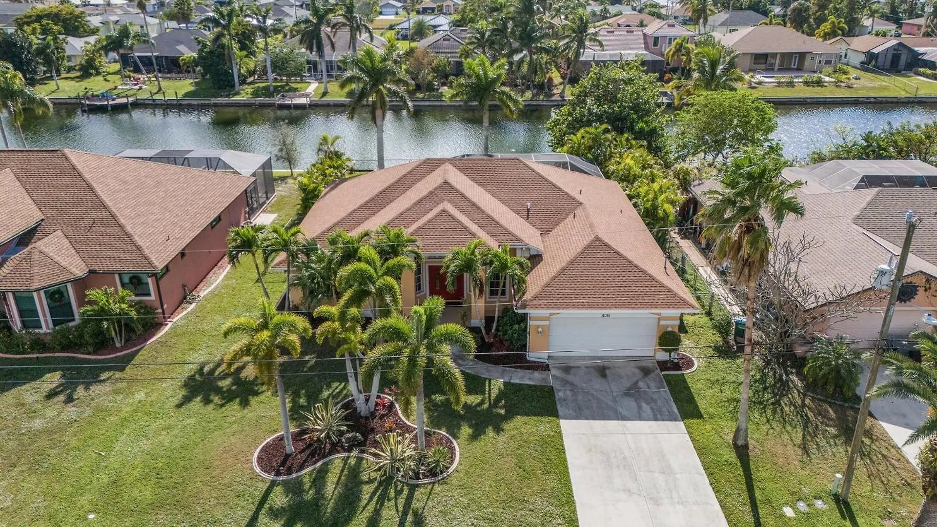 Jolie, Cape Coral