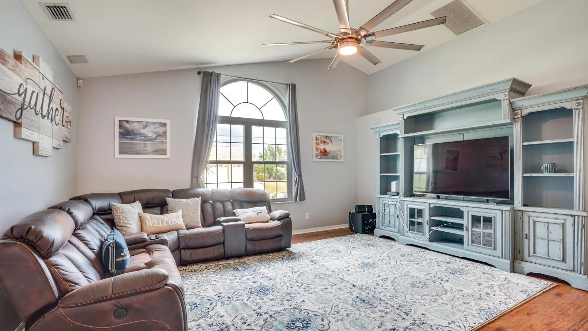 Stunning Getaway With Patio And Yard! * Cape Coral