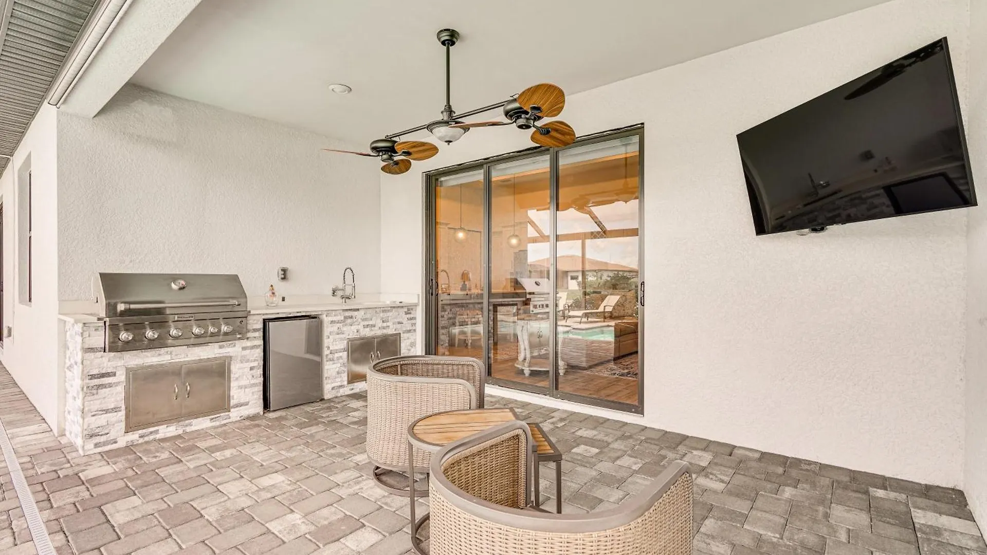 Holiday home With Gas Grill And Lanai Near Beaches! *