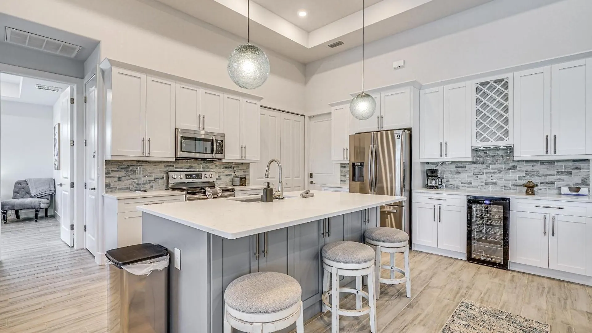 With Gas Grill And Lanai Near Beaches! Holiday home Cape Coral
