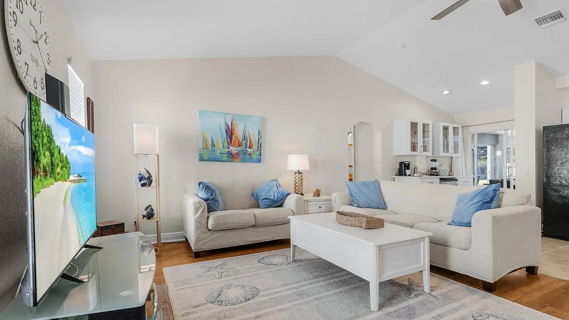 Casa Colada, A Modern 4-bedroom Retreat *