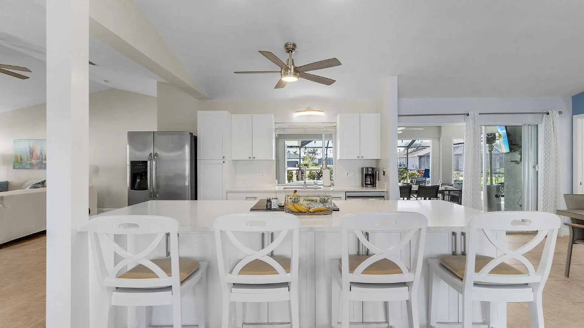 Casa Colada, A Modern 4-bedroom Retreat *